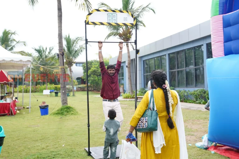 Hanging challenge on the lawn